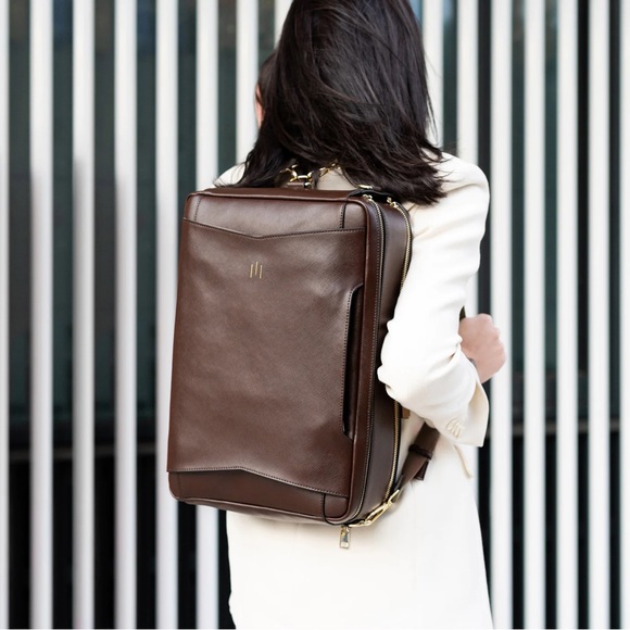 GORGEOUS La Mansio Italian Premium Leather bag - retails for $440, NWT and RARE! - Picture 9 of 12